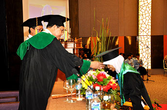 Foto-foto Prosesi Wisuda V UBB November 2010