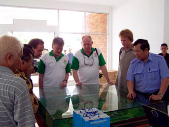 Foto Kunjungan Para Profesor IFoU ke Kampus UBB Balunijuk Merawang Kabupaten Bangka tahun 2009